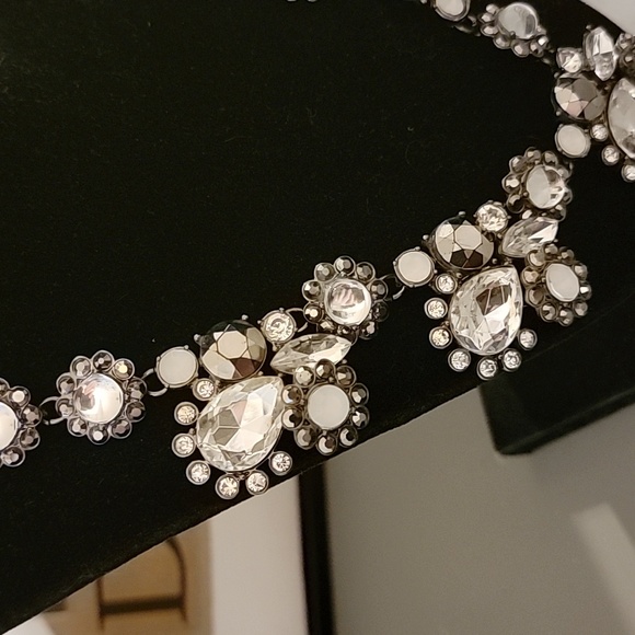 Vtg Inspired Clear & Milky White Faux Gemstones Black Necklace Great Condition! - Picture 3 of 16